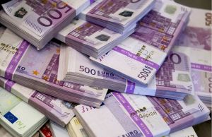 Euro s-a depreciat la 4,7483 lei